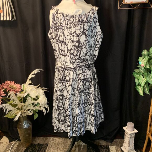 Calvin Klein Black and White Midi Dress - Picture 4 of 9